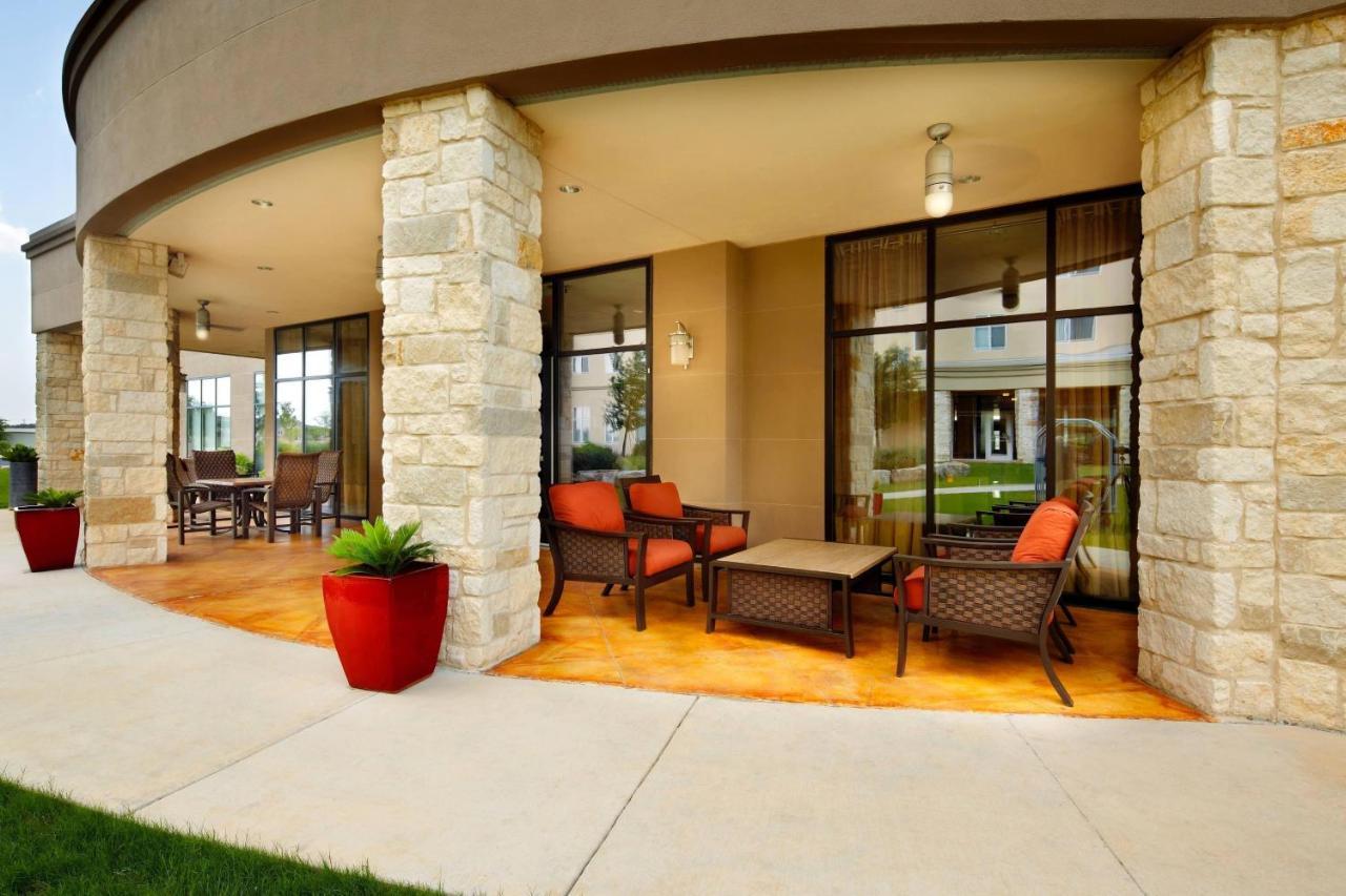 Courtyard By Marriott San Antonio Six Flags At The Rim Hotell Exteriör bild