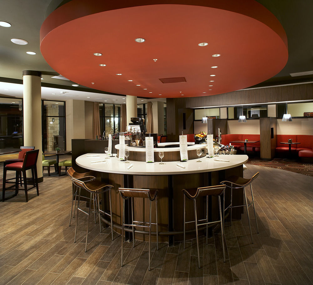 Courtyard By Marriott San Antonio Six Flags At The Rim Hotell Exteriör bild